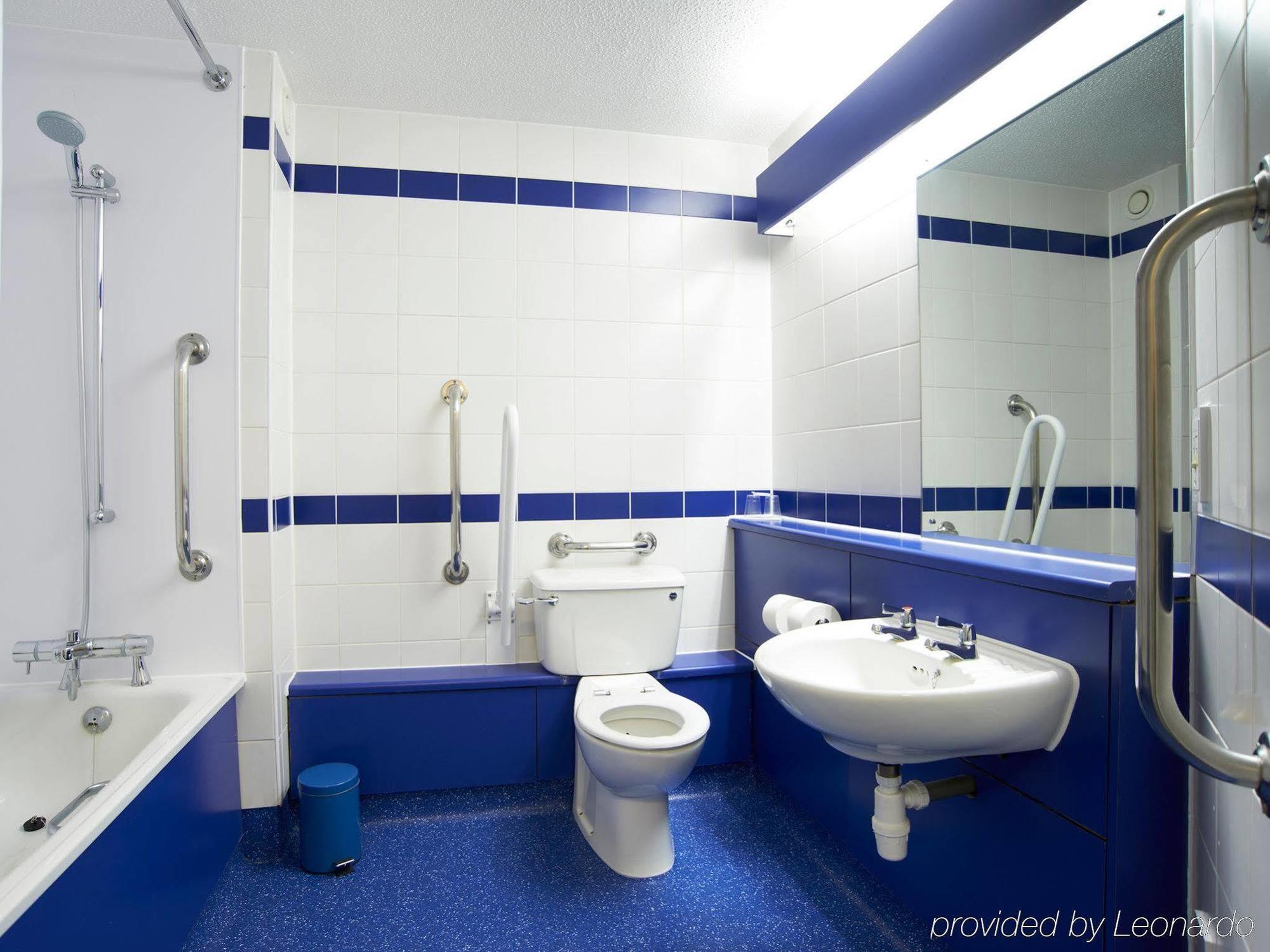 Travelodge Bournemouth Bagian luar foto